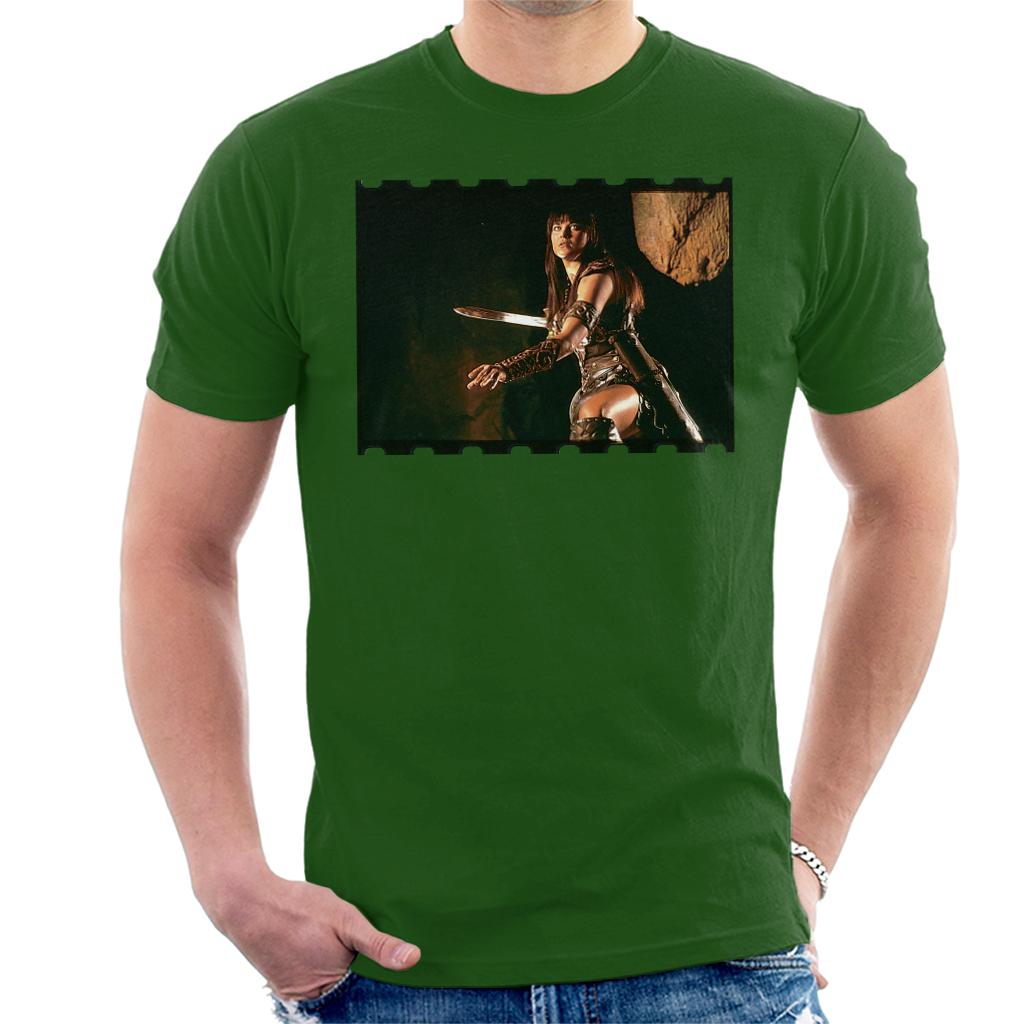 Xena Warrior Princess Fighting Men's T-Shirt product image 4
